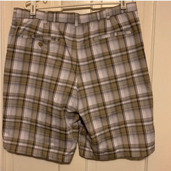 BEN HOGAN PERFORMANCE SIZE 32 BROWN PLAID GOLF SHORTS Size Small - Picture 2 of 7